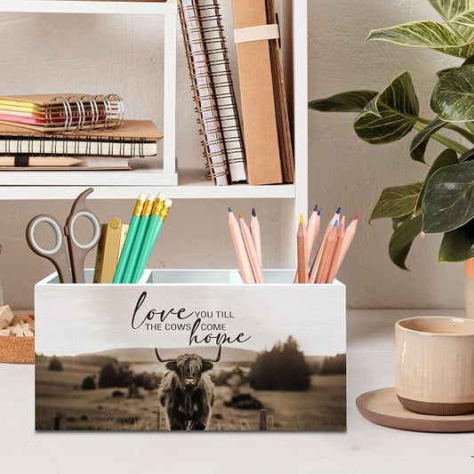 DILSJ Western Highland Cow Pen Pencil Holder Organizer for Desk, Highland Cow Gifts, Rustic Farmhouse I Will Love You Till the Cows Come Home Wooden Box Signs for Home Office Desk Tabletop Decoration
