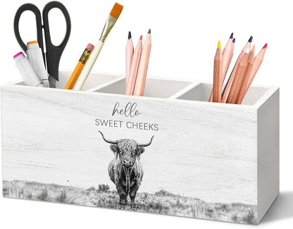 Highland Cow Gifts Pen Holder for Bathroom, Funny Highland Cow Decor Pencil Organizer, Hello Sweet Cheeks Western Rustic Farmhouse Wooden Pen Holder Desk Accessories Decor for Bathroom