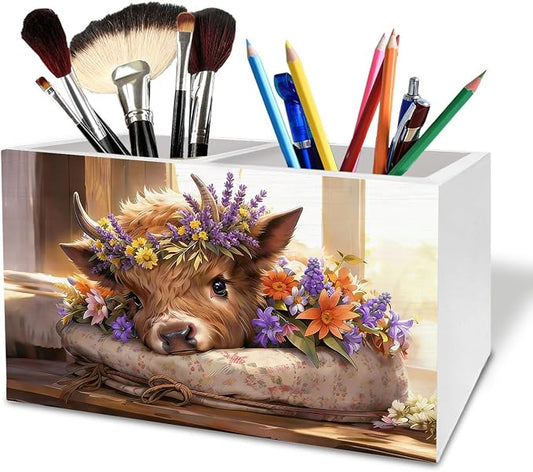 Spring Floral Highland Cow Pen Holder for Desk, Highland Cow Lovers Gifts Wooden Box Sign Desk Decor for Home Office Decoration, Cottagecore Wildflower Heifer Pencil Organizer