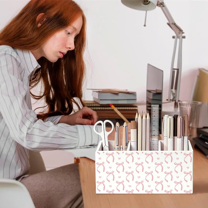 Pink Bow Pen Pencil Holder for Desk Decor, Girly Office Decor, Preppy Pink Bow Aesthetic Wooden Box Sign Decorations for Girly Room Bedroom Dorm Office Desk Tabletop