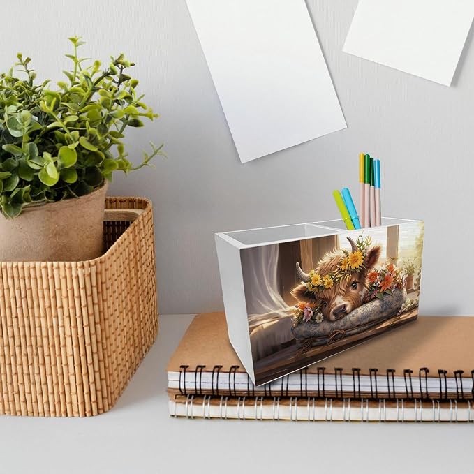 Rustic Daisy Highland Cow Pen Holder for Desk, Highland Cow Lovers Gifts Wooden Box Sign Desk Decor for Home Office Decoration, Spring Flower Farmhouse Heifer Pencil Organizer