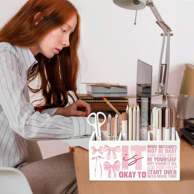 Pink Bow Inspirational Pen Pencil Holder for Desk, Inspirational Gifts for Women, Preppy Girly Motivational Wooden Box Sign Decorations for Girls Bedroom Room Dorm Desk Tabletop