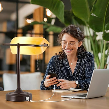 EJIAXIN Vintage Bankers Lamp - Retro Desk Lamp with USB & Type C Charging Ports Traditional Pull Chain Switch Library Table Lamp for Home Office Nightstand Bedroom Side Table Lamp(Amber Glass Shade)